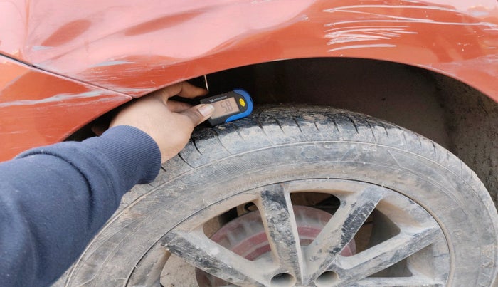 2014 Volkswagen Polo HIGHLINE1.2L, Petrol, Manual, 1,01,611 km, tyre