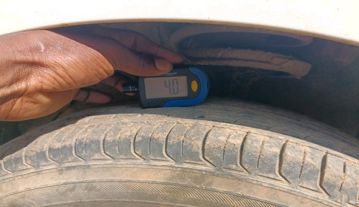 2011 Hyundai i20 MAGNA 1.2, Petrol, Manual, 93,362 km, tyre