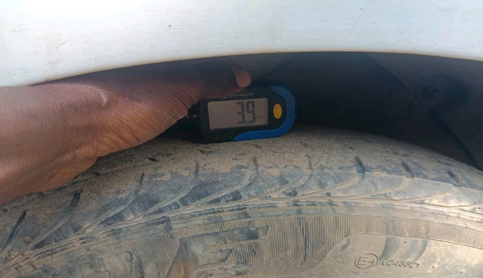 2011 Hyundai i20 MAGNA 1.2, Petrol, Manual, 93,362 km, tyre