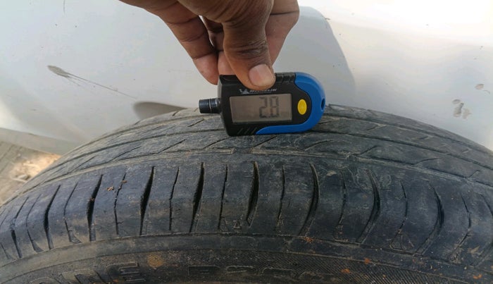 2011 Hyundai i20 MAGNA 1.2, Petrol, Manual, 93,362 km, tyre