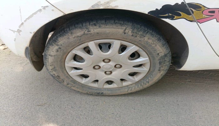 2011 Hyundai i20 MAGNA 1.2, Petrol, Manual, 93,362 km, tyre