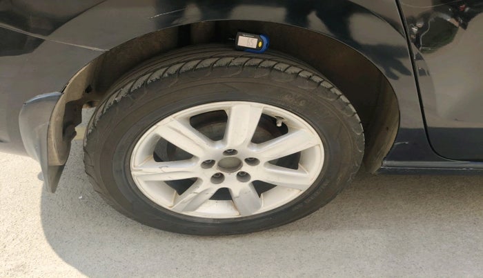 2012 Volkswagen Vento HIGHLINE DIESEL 1.6, Diesel, Manual, 1,56,706 km, tyre