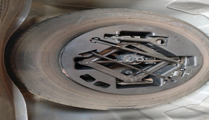 2011 Hyundai i10 SPORTZ 1.2, Petrol, Manual, 98,316 km, tyre