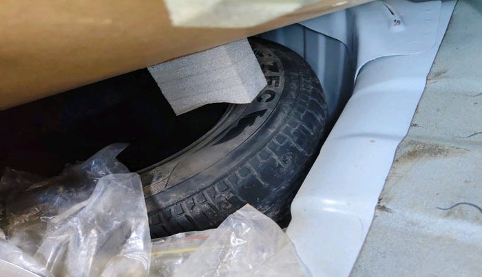 2015 Hyundai i10 SPORTZ 1.1, Petrol, Manual, 68,330 km, tyre