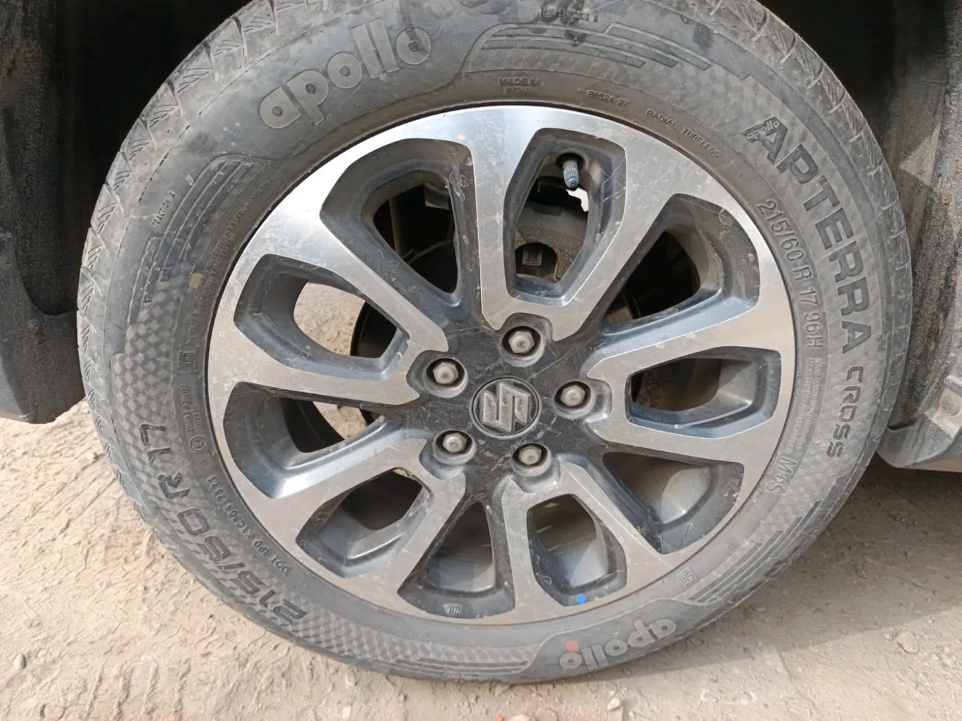 2023 Maruti Grand Vitara SIGMA SMART HYBRID, Petrol, Manual, 18,965 km, tyre