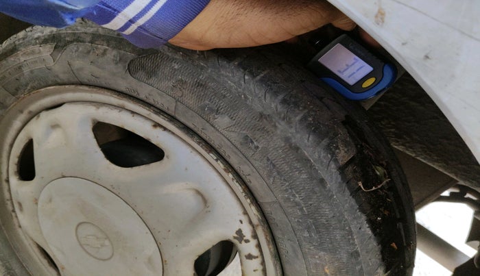 2011 Chevrolet Beat LT PETROL, Petrol, Manual, 80,290 km, tyre