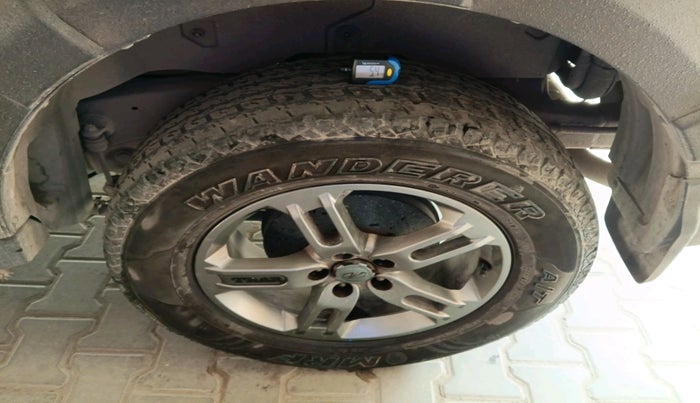 2021 Mahindra Thar LX PETROL HT 4WD AT, Petrol, Automatic, 44,978 km, tyre