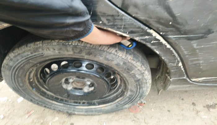 2017 Maruti Baleno DELTA PETROL 1.2, Petrol, Manual, 1,68,168 km, tyre