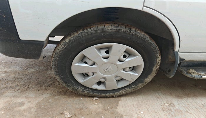 2024 Maruti Eeco 5 STR AC, Petrol, Manual, 11,269 km, tyre