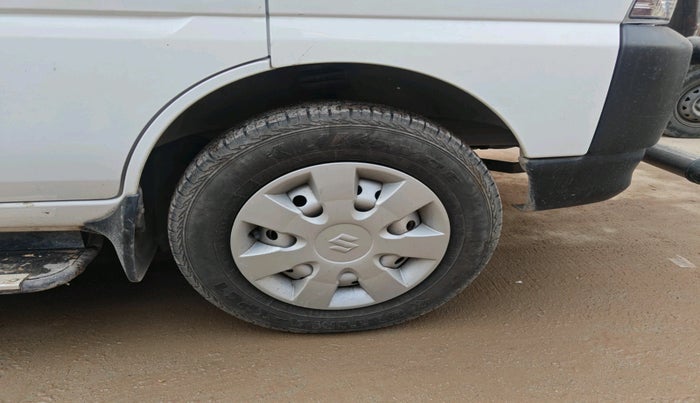 2024 Maruti Eeco 5 STR AC, Petrol, Manual, 11,269 km, tyre