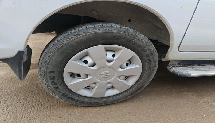 2024 Maruti Eeco 5 STR AC, Petrol, Manual, 11,269 km, tyre