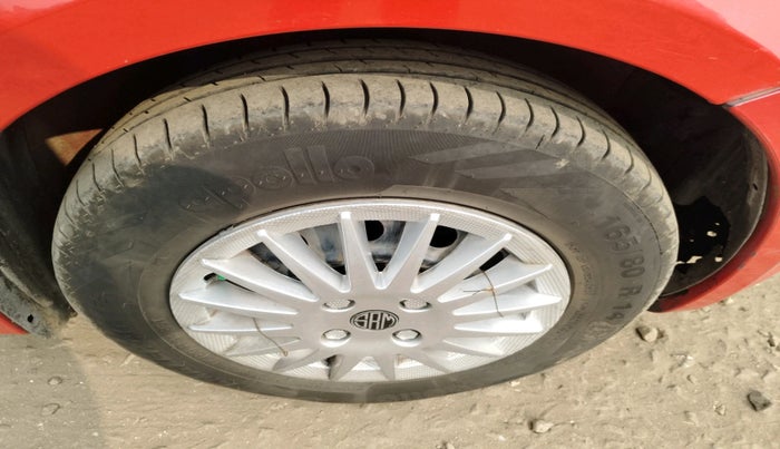 2011 Maruti Swift Dzire VDI, Diesel, Manual, 1,01,539 km, tyre