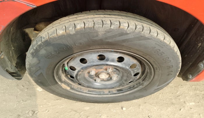 2011 Maruti Swift Dzire VDI, Diesel, Manual, 1,01,539 km, tyre