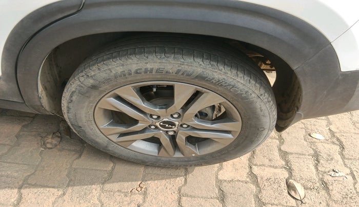 2021 KIA SELTOS HTX 1.5 PETROL, Petrol, Manual, 80,303 km, tyre