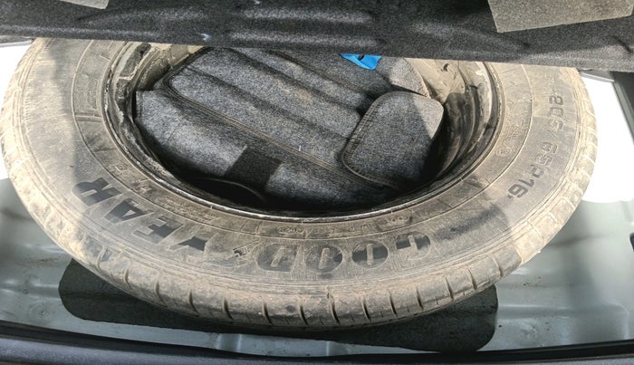 2021 KIA SELTOS HTX 1.5 PETROL, Petrol, Manual, 80,303 km, tyre