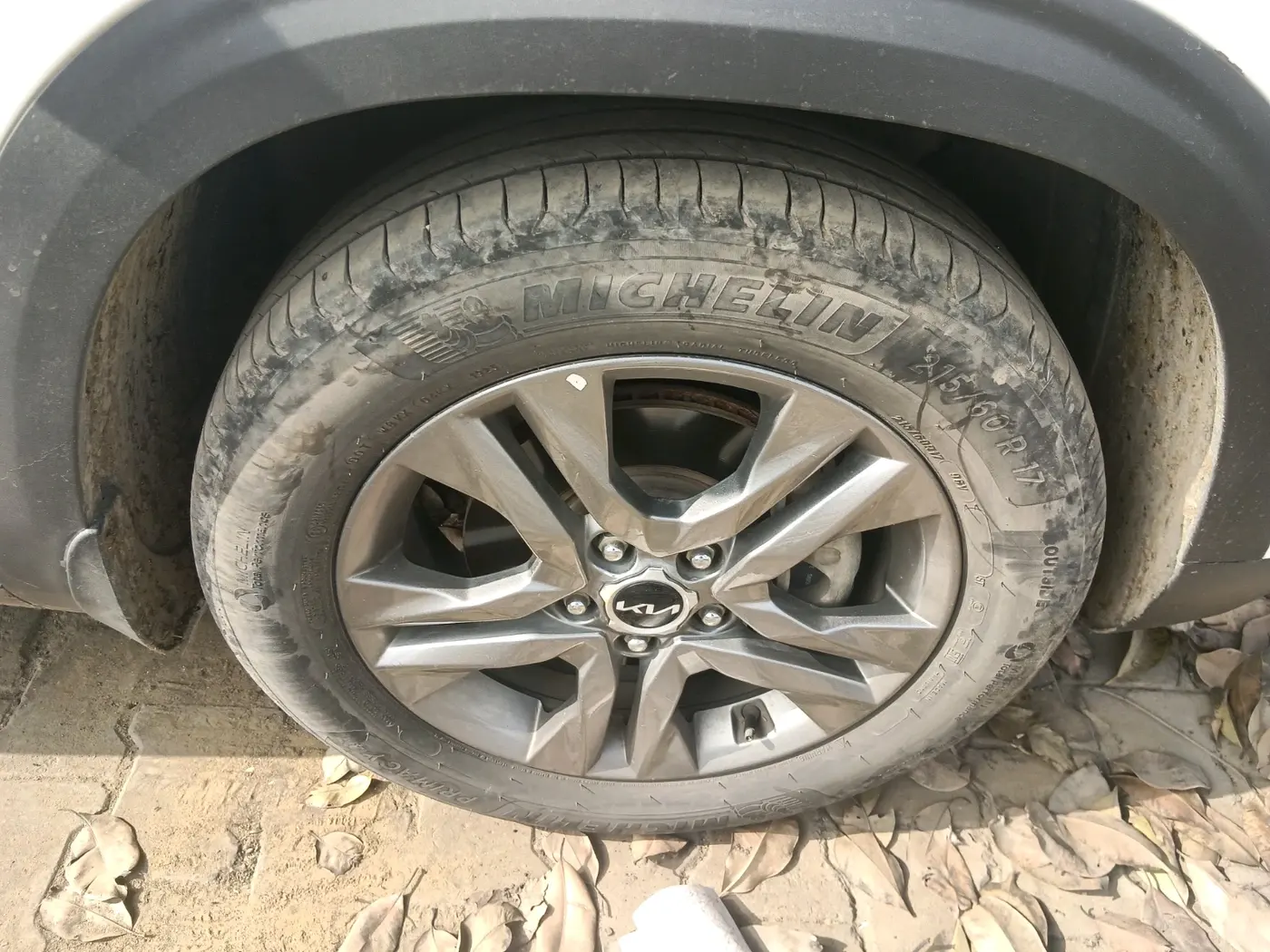 2021 KIA SELTOS HTX 1.5 PETROL, Petrol, Manual, 8,10,000 km, tyre