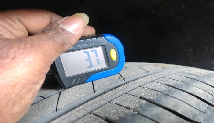 2018 Maruti Vitara Brezza VDI, Diesel, Manual, 1,39,536 km, tyre