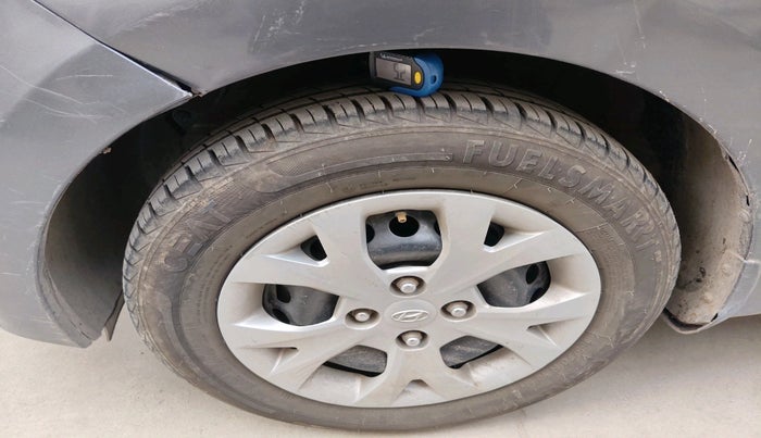 2015 Hyundai Grand i10 SPORTZ 1.2 KAPPA VTVT, Petrol, Manual, 1,31,733 km, tyre