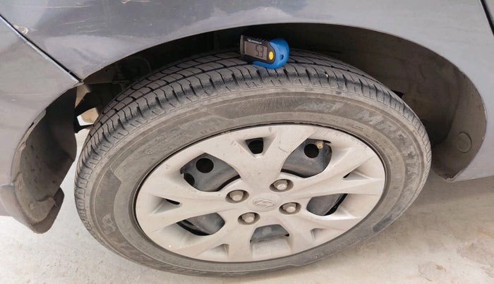 2015 Hyundai Grand i10 SPORTZ 1.2 KAPPA VTVT, Petrol, Manual, 1,31,733 km, tyre