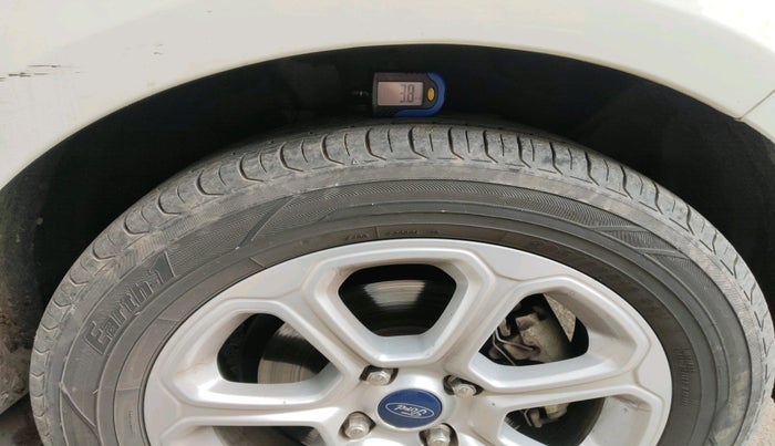 2020 Ford Ecosport TITANIUM 1.5L DIESEL, Diesel, Manual, 1,17,712 km, tyre