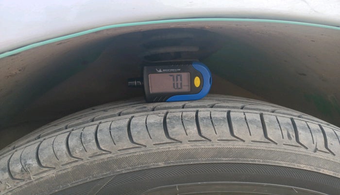 2016 Maruti Eeco 7 STR, Petrol, Manual, 2,41,952 km, tyre