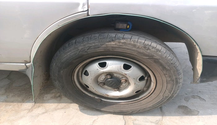 2016 Maruti Eeco 7 STR, Petrol, Manual, 2,41,952 km, tyre