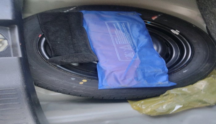 2022 Maruti IGNIS DELTA 1.2, Petrol, Manual, 11,087 km, tyre