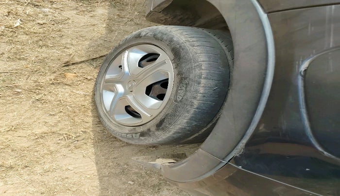 2018 Tata NEXON XM PETROL, Petrol, Manual, 83,137 km, tyre