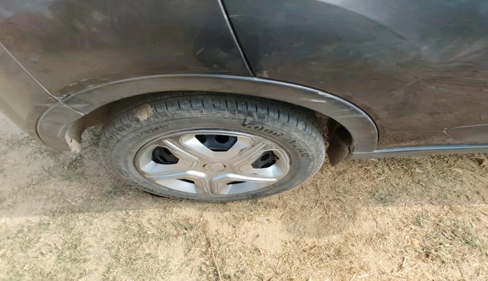 2018 Tata NEXON XM PETROL, Petrol, Manual, 83,137 km, tyre