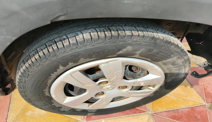 2018 Renault Kwid RXT 1.0 AMT (O), Petrol, Automatic, 89,208 km, tyre