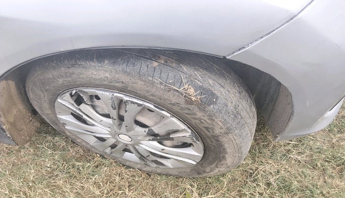 2014 Honda Mobilio 1.5L I-DTEC S, Diesel, Manual, 1,24,954 km, tyre