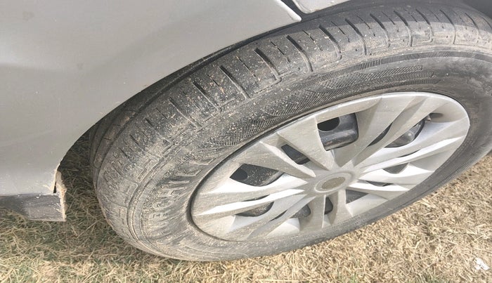 2014 Honda Mobilio 1.5L I-DTEC S, Diesel, Manual, 1,24,954 km, tyre