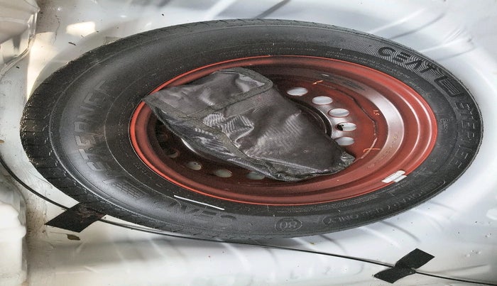 2022 Renault Kwid CLIMBER MT 1.0, Petrol, Manual, 11,606 km, tyre