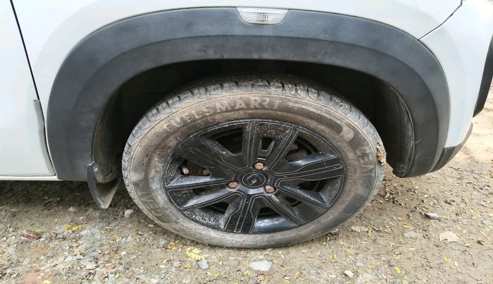 2022 Renault Kwid CLIMBER MT 1.0, Petrol, Manual, 11,606 km, tyre