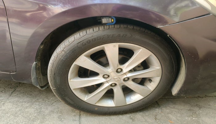 2012 Hyundai Verna FLUIDIC 1.6 CRDI SX, Diesel, Manual, 1,05,433 km, tyre