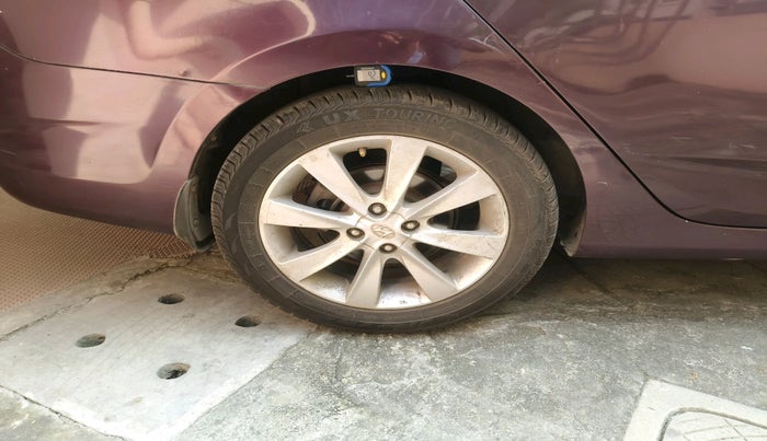 2012 Hyundai Verna FLUIDIC 1.6 CRDI SX, Diesel, Manual, 1,05,433 km, tyre