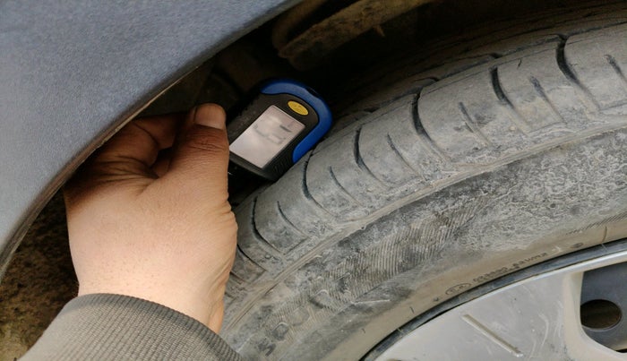 2020 Mahindra XUV300 W6 1.5 DIESEL, Diesel, Manual, 82,955 km, tyre