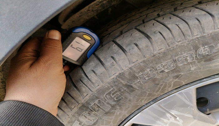 2020 Mahindra XUV300 W6 1.5 DIESEL, Diesel, Manual, 82,955 km, tyre