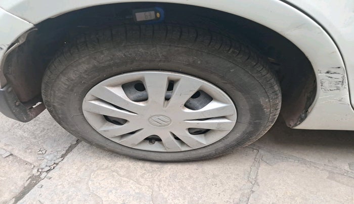 2014 Maruti Swift Dzire VDI, Diesel, Manual, 1,41,110 km, tyre