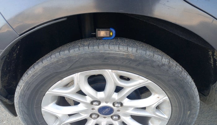 2014 Ford Ecosport TITANIUM 1.5L DIESEL, Diesel, Manual, 1,10,720 km, tyre