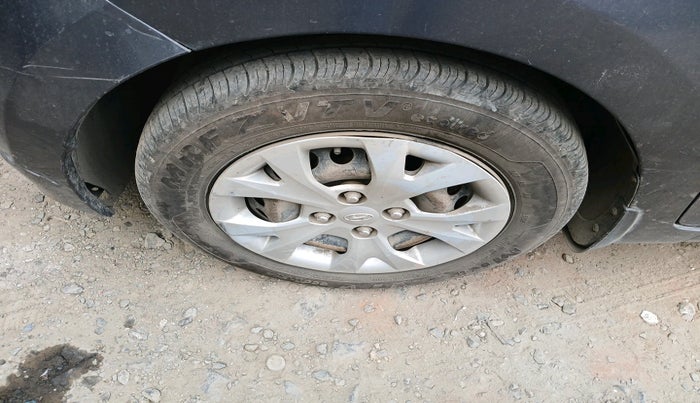 2014 Hyundai Grand i10 MAGNA 1.2 KAPPA VTVT, Petrol, Manual, 2,13,185 km, tyre