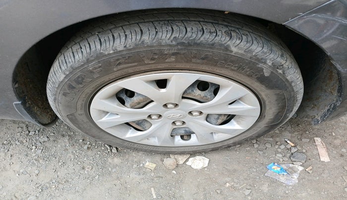 2014 Hyundai Grand i10 MAGNA 1.2 KAPPA VTVT, Petrol, Manual, 2,13,185 km, tyre