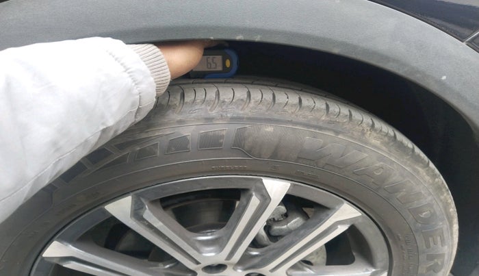 2024 Mahindra XUV700 AX 7 LUXURY P AT 7 STR, Petrol, Automatic, 5,622 km, tyre