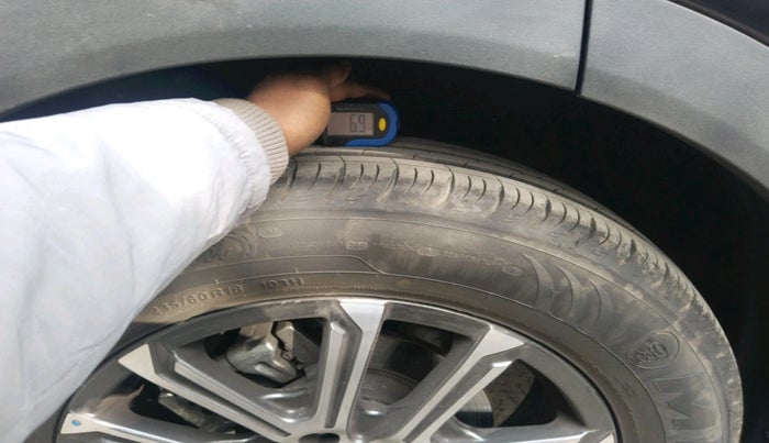 2024 Mahindra XUV700 AX 7 LUXURY P AT 7 STR, Petrol, Automatic, 5,622 km, tyre