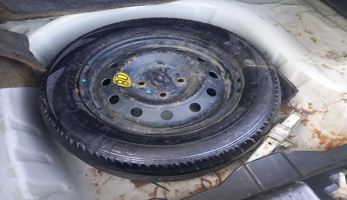 2019 Maruti Dzire VDI, Diesel, Manual, 66,395 km, tyre