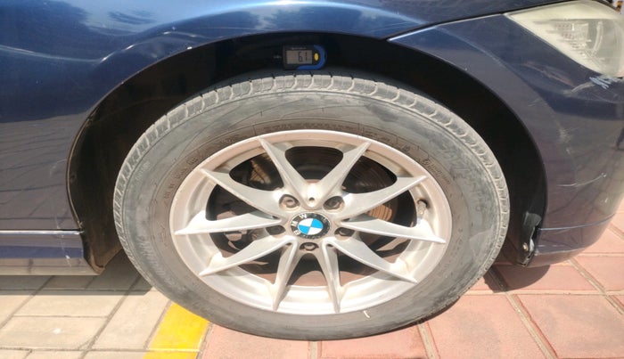 2011 BMW 3 Series 320d, Diesel, Automatic, 1,31,345 km, tyre