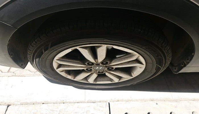 2016 Hyundai Creta SX PLUS 1.6 PETROL, Petrol, Manual, 63,060 km, tyre