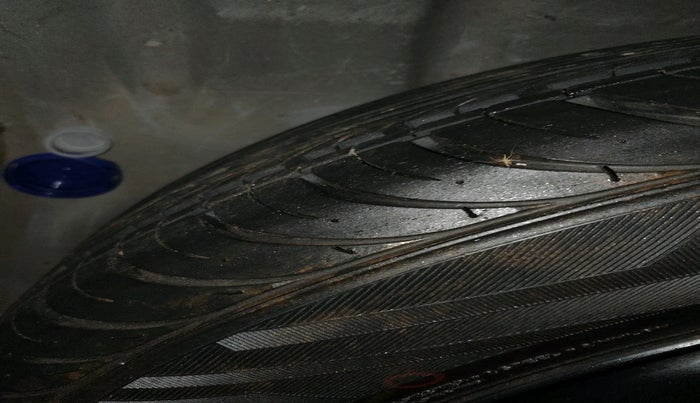 2014 Ford Figo TITANIUM 1.2 PETROL, Petrol, Manual, 77,055 km, tyre