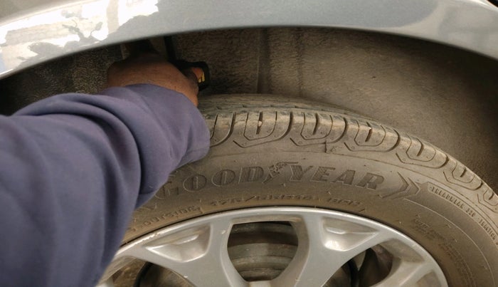 2014 Ford Figo TITANIUM 1.2 PETROL, Petrol, Manual, 77,055 km, tyre