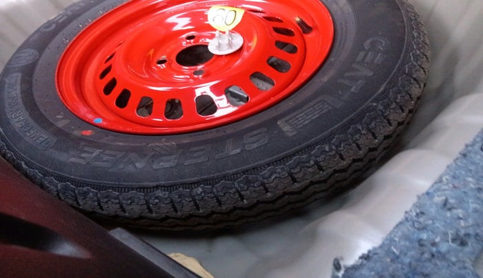 2023 Nissan MAGNITE XE, Petrol, Manual, 30,138 km, tyre